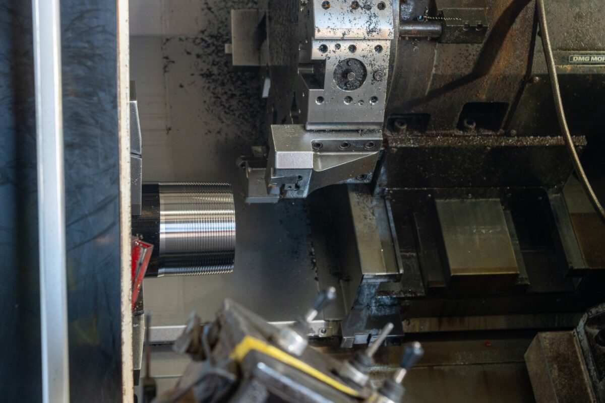 Threading line — premium connection cutting